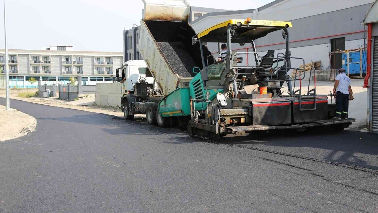 Serdivan’da 7 ayda 25 bin 284 ton asfalt serimi yapıldı