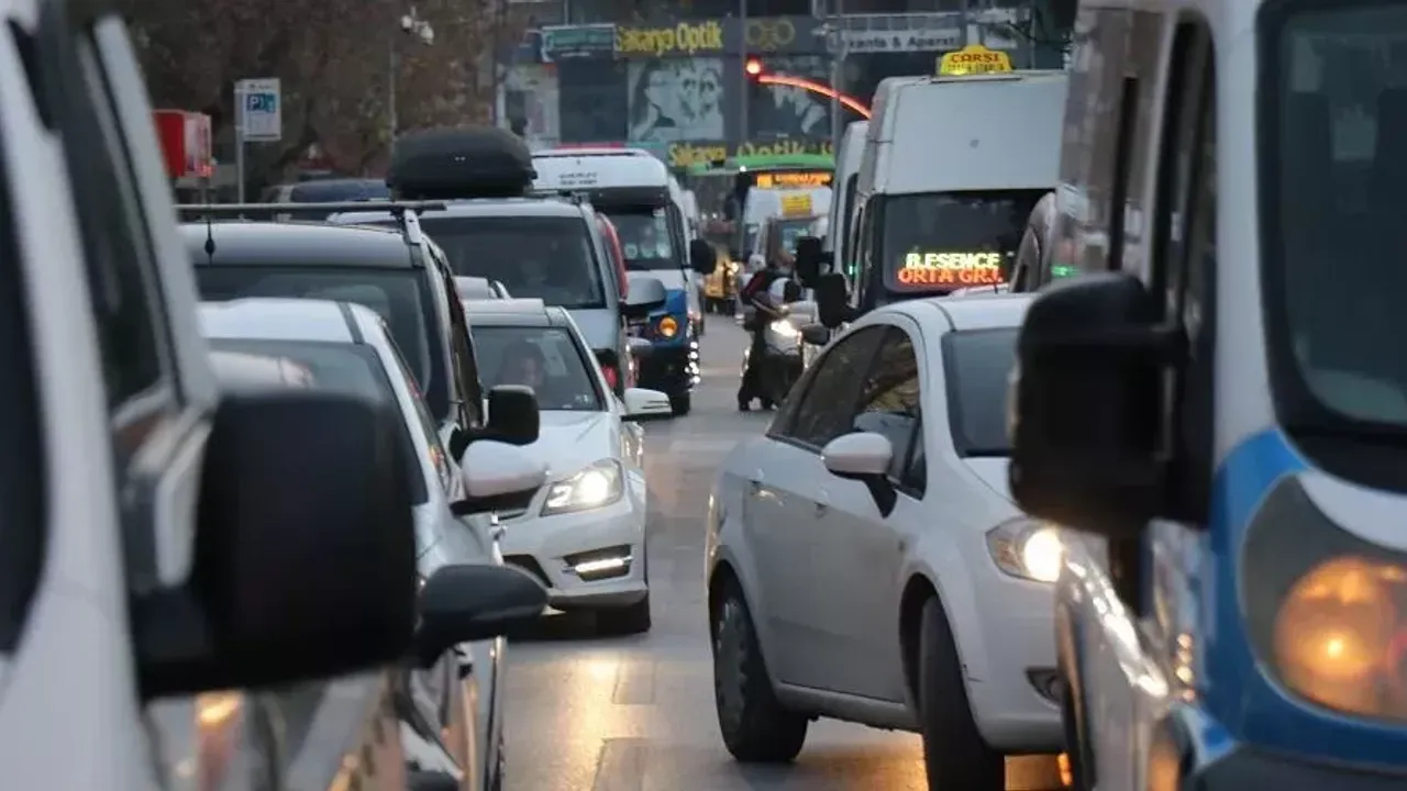 Sakarya'da trafiğe kayıtlı araç sayısı kaç?
