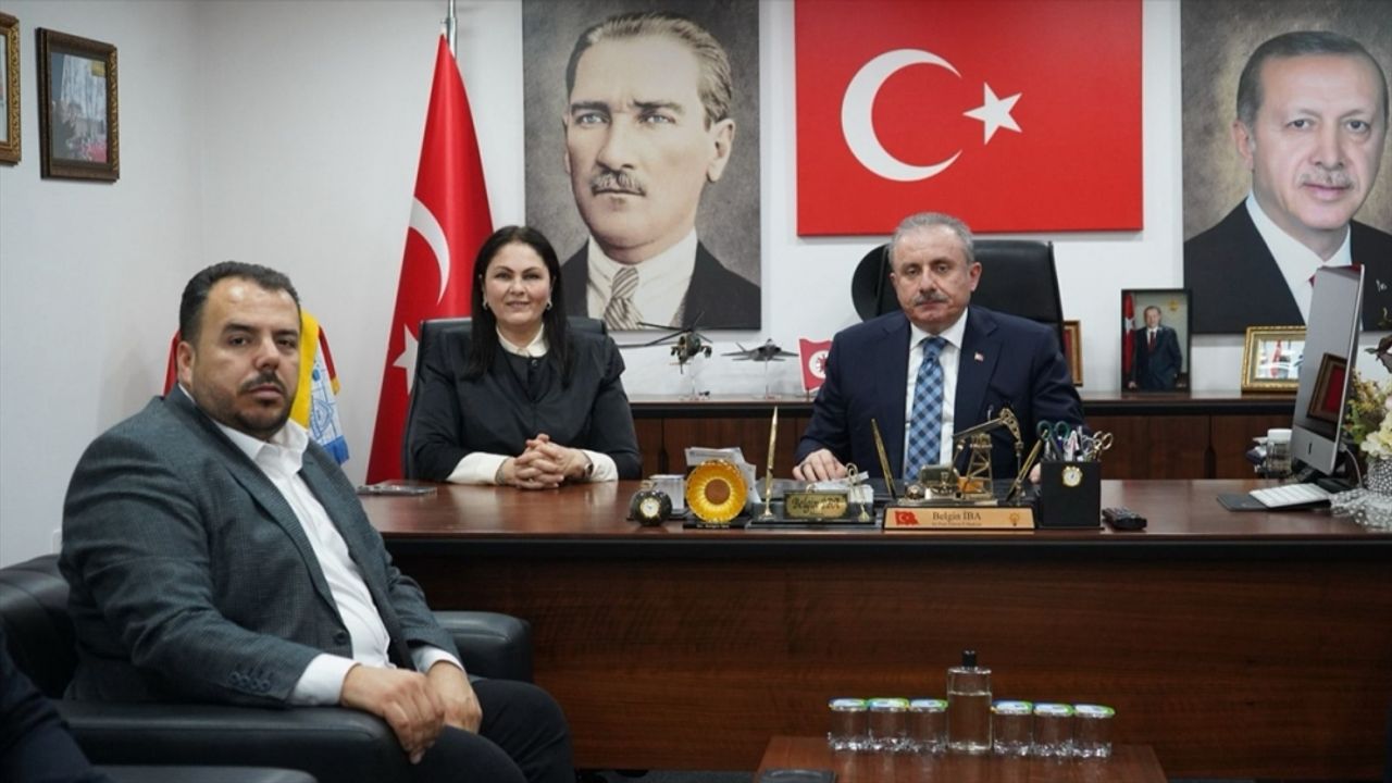 Eski TBMM Başkanı Şentop, AK Parti Edirne İl Başkanlığını ziyaret etti