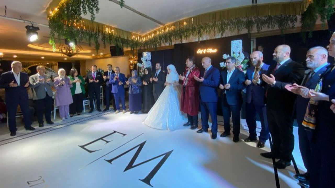 Bursa'da siyaseti buluşturan düğün