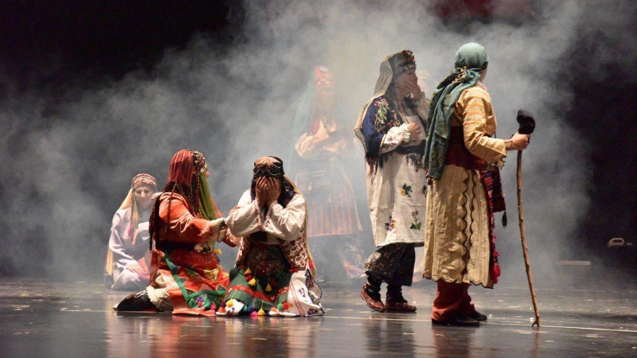 Bilecik’te ’Kahraman Türk Kadınları’ adlı defile ve tiyatro oyunu sahnelendi