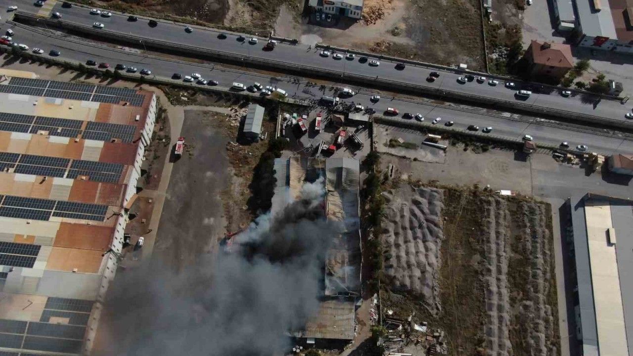 Kayseri’deki fabrika yangını 2 saatte kontrol altına alındı