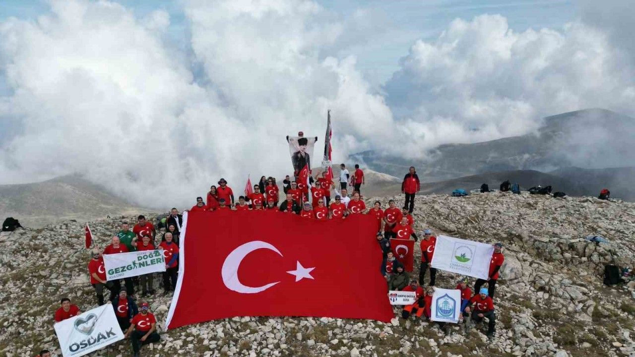 Osmangazili dağcıların ‘100. yıl’ zirve tırmanışı