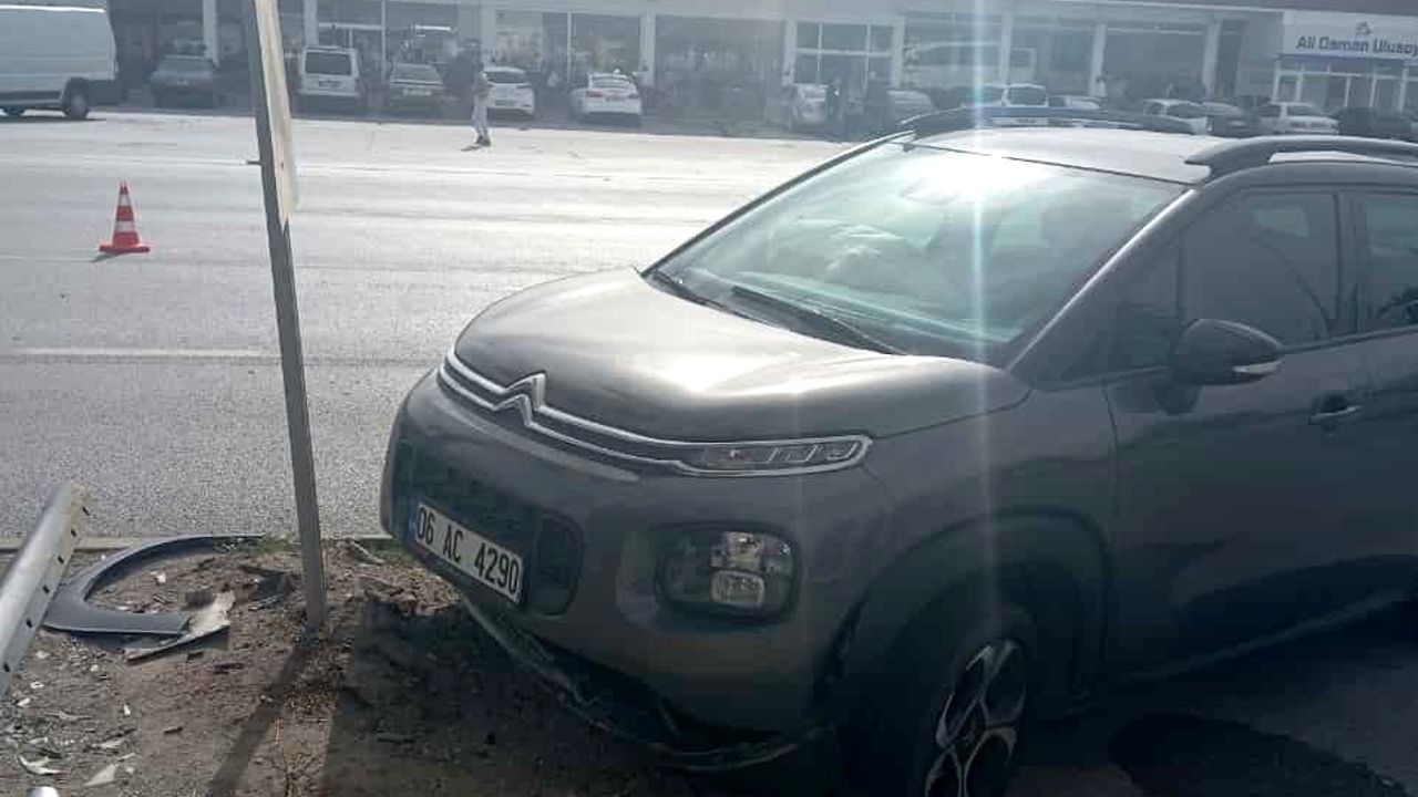 Sungurlu’da iki otomobil çarpıştı: 4 yaralı