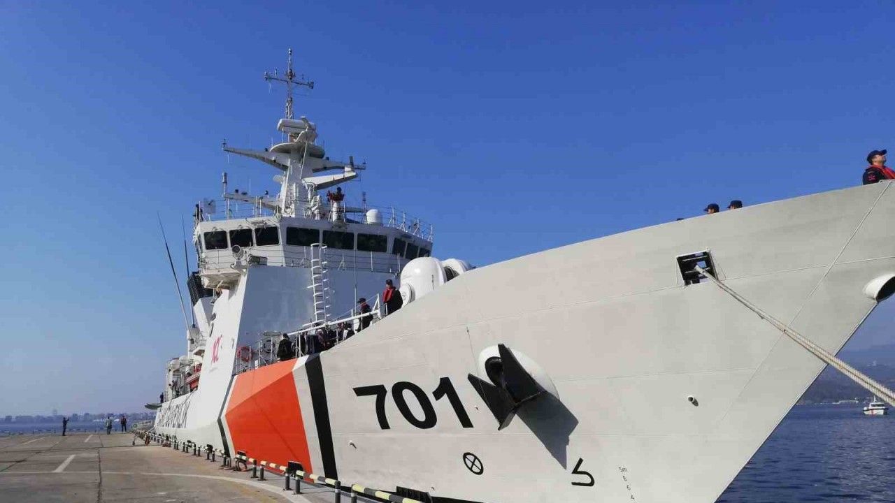 TCSG Dost Gemisi’nden İzmir Körfezi’nde nefes kesen arama kurtarma tatbikatı
