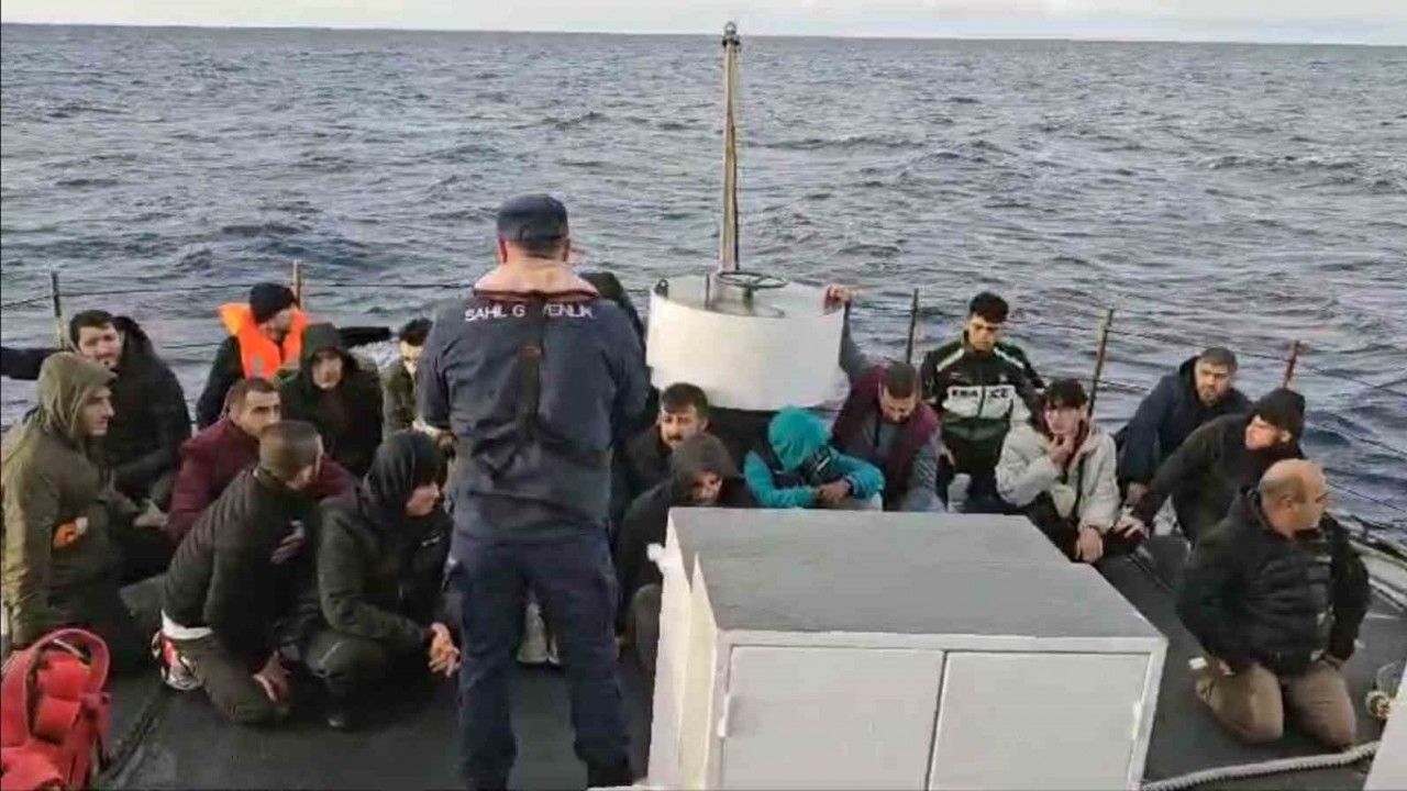 Fethiye’de Yunanistan’ın geri ittiği 66 düzensiz göçmen kurtarıldı