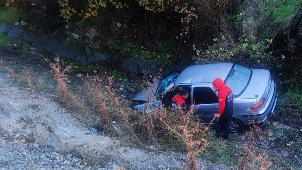Siirt’te otomobil şarampole uçtu: 1 ölü, 8 yaralı