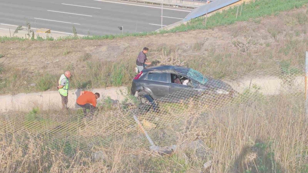 Sultangazi'deki kazada araç 30 metreden aşağıya uçtu: Motoru yerinden  fırladı - Sakarya Son Dakika Haberleri - Bizim Sakarya Gazetesi