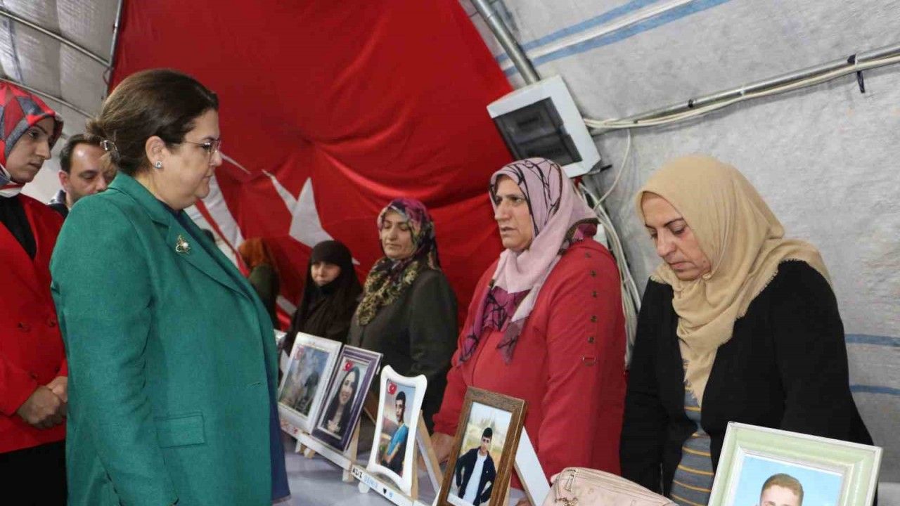 TBMM İnsan Hakları İnceleme Komisyonu heyeti, Diyarbakır anneleriyle bir araya geldi