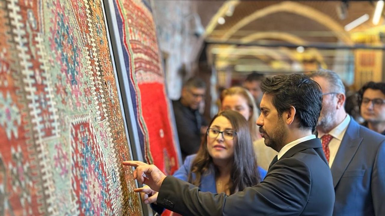 Türk ve İslam Eserleri Müzesi’nde “Renkten Motife Anadolu Kilimleri” sergisi açıldı