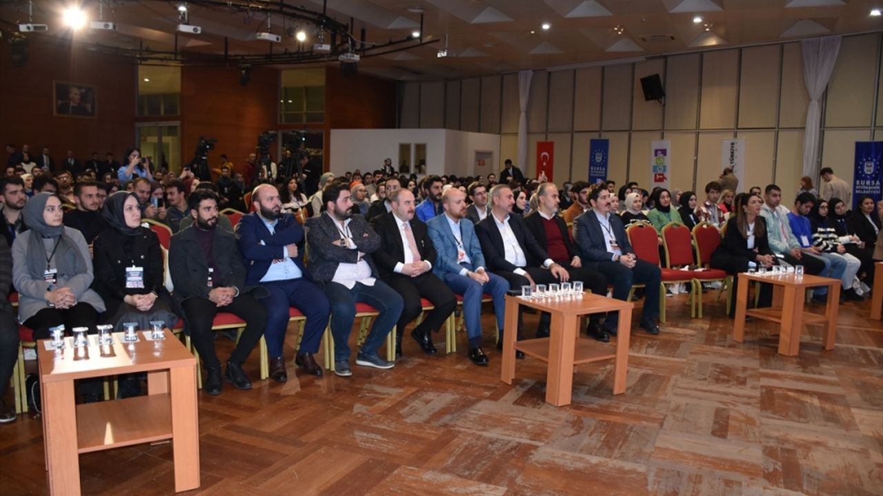 Bursa'da "Genç Türkiye Forumu" düzenlendi