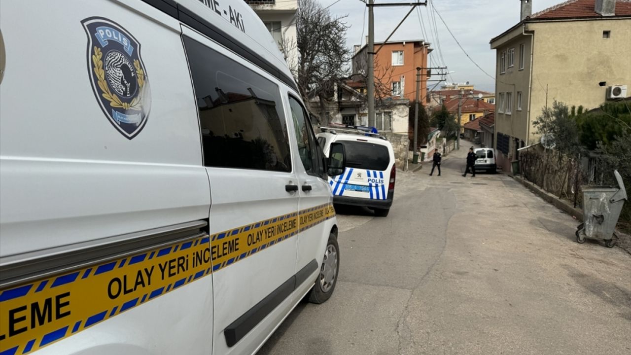 GÜNCELLEME - Bursa'da birlikte yaşadığı kadının oğlu tarafından bıçaklanan kişi öldü