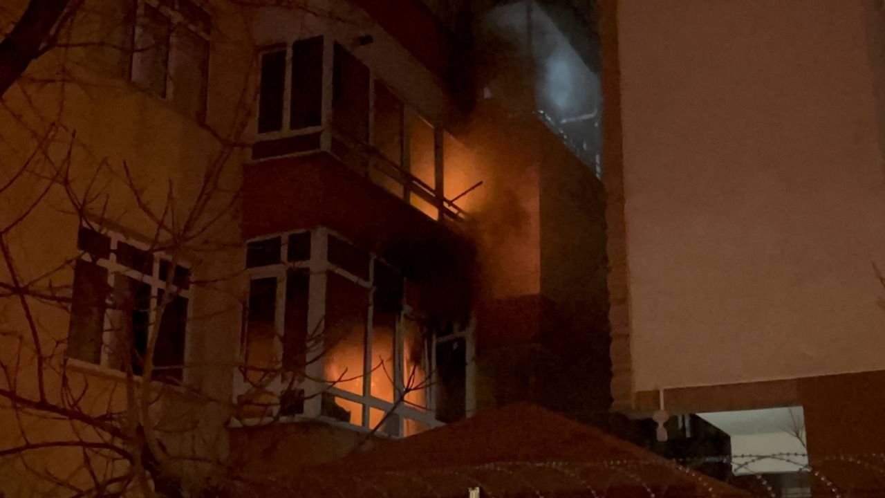 Kocaeli'de apartmanda çıkan yangında 7 kişi dumandan etkilendi
