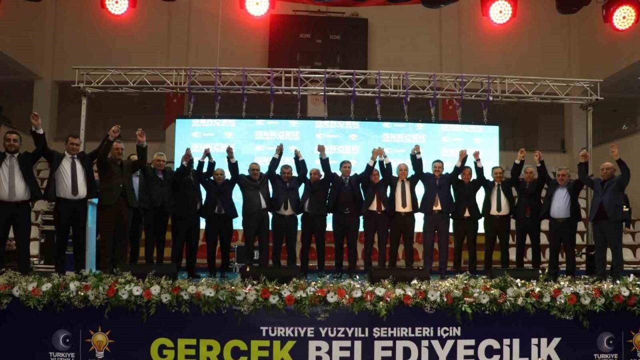 AK Parti Amasya’da belediye başkan adaylarını tanıttı