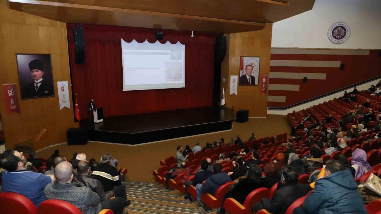 Atatürk üniversitesi mensuplarına bağımlılıkla mücadele konusu anlatıldı