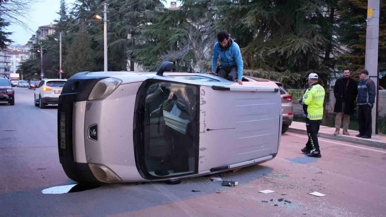 Edirne’de iki otomobil çarpıştı: 1 yaralı