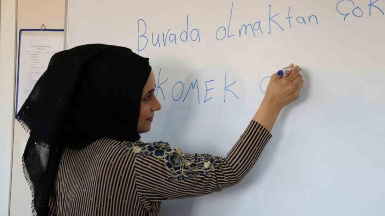 KO-MEK’te Türkçe öğreniyorlar