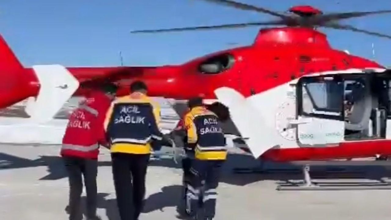 Van’da göğüs ağrısı olan hasta için helikopter havalandı