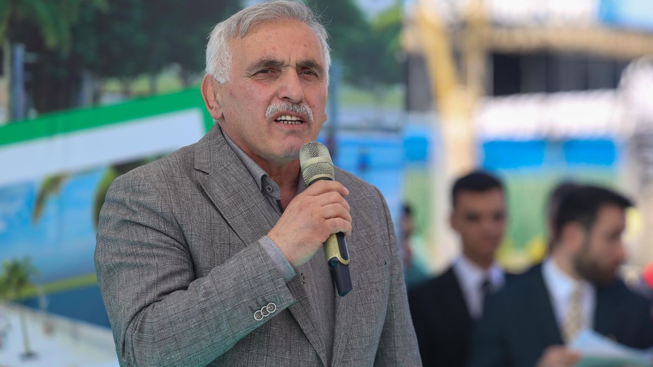 Rasimpaşa Cami Külliyesi'ndeki programa yönelik el