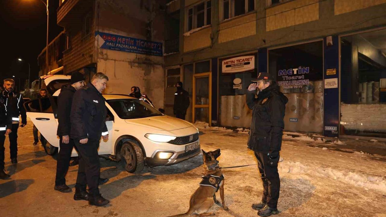 Polisten 'Narko Alan' operasyonu