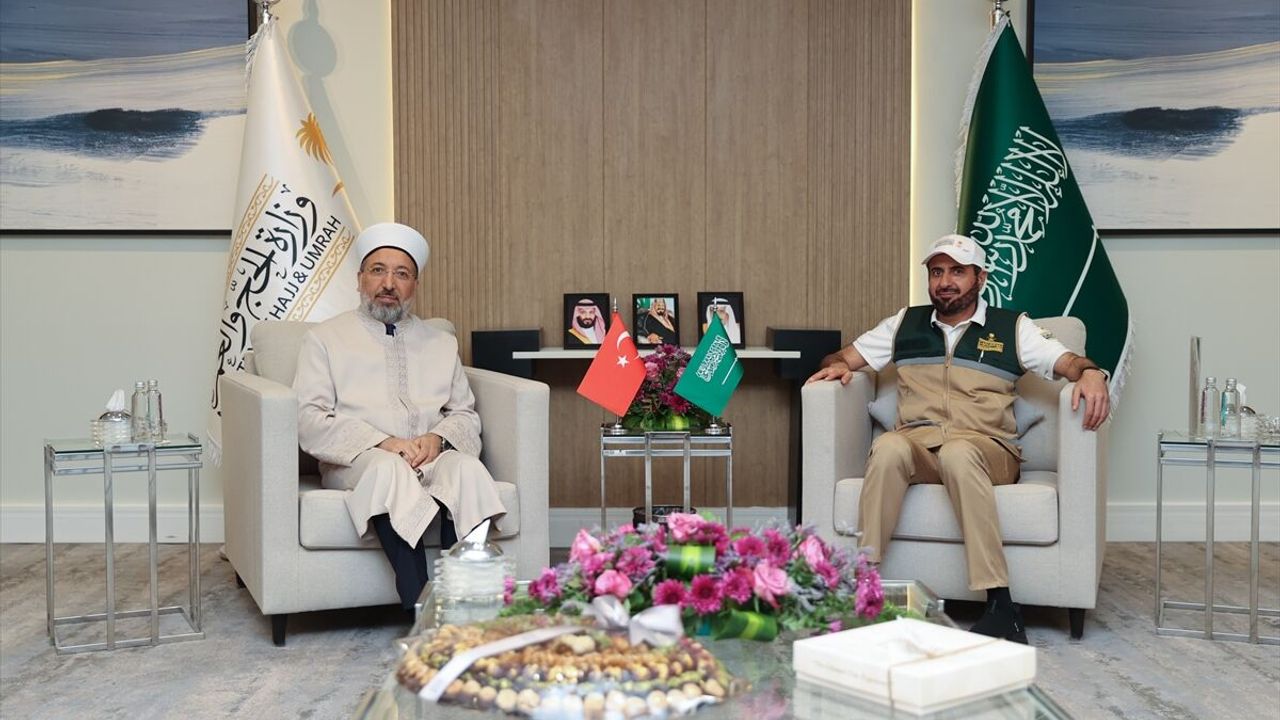Diyanet İşleri Başkanı Arpaguş'tan Suudi Arabistan Hac ve Umre Bakanı er-Rabia'ya ziyaret