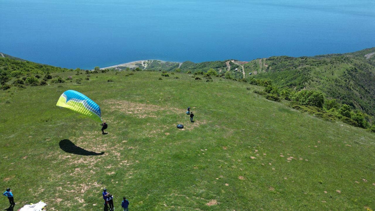 Tekirdağ bayramda paraşüt tutkunlarını bekliyor