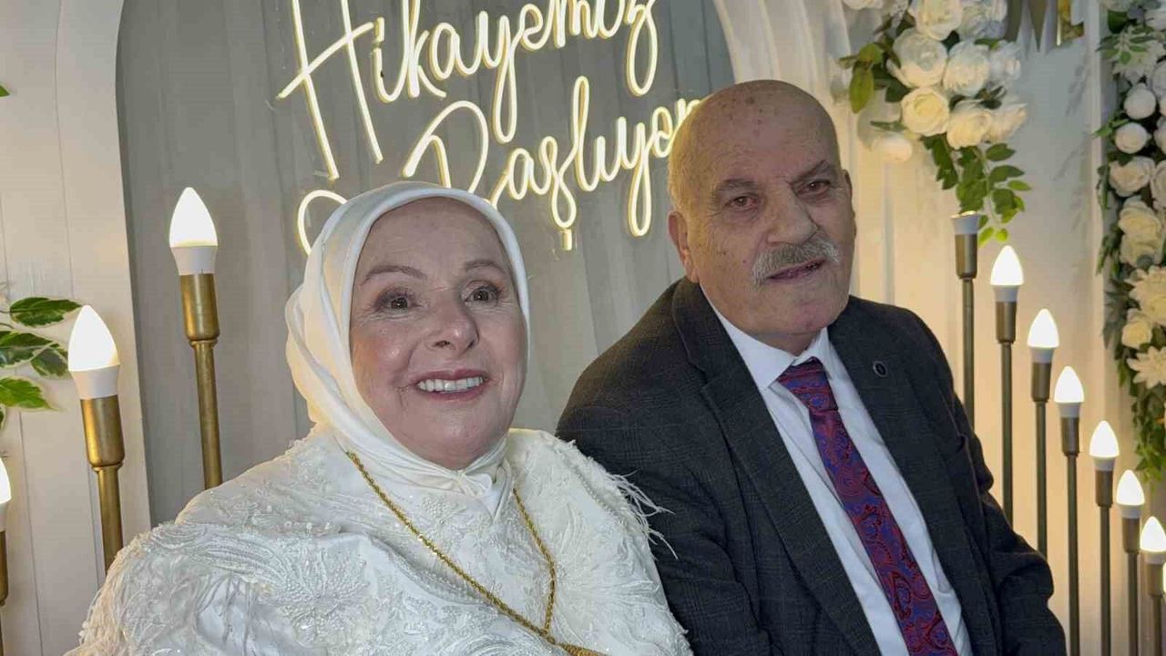 52 yıl sonra hayallerine kavuştular: Kaçarak evlenen çift düğün yaptı