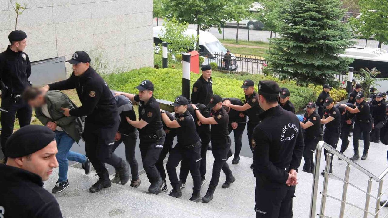 954 milyon liralık vurgunun operasyon anı kamerada: 35 tutuklama