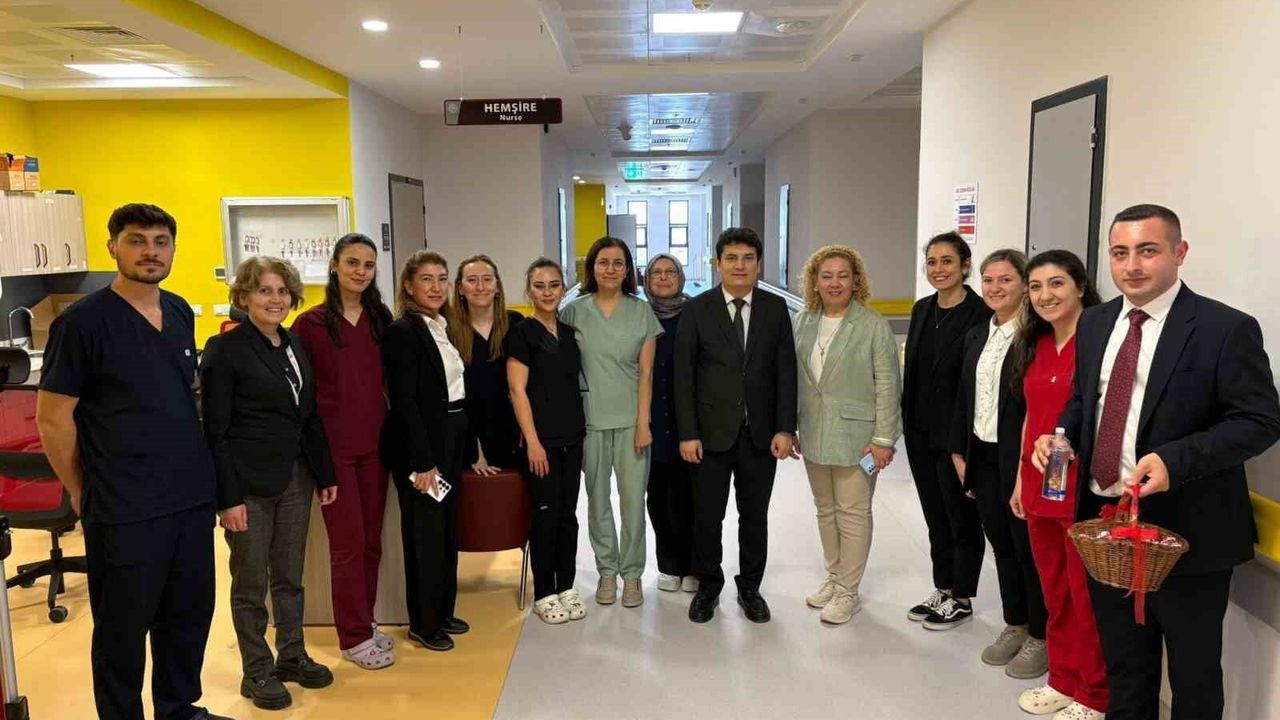 Aydın Şehir Hastanesi'nde personelin bayramı kutlandı