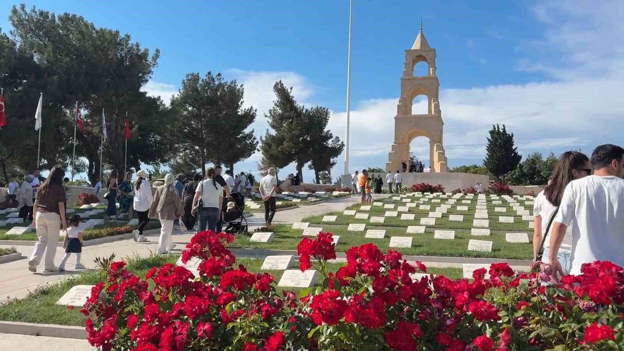 Çanakkale Savaşları'nın yaşandığı Tarihi Gelibolu Yarımadası'nda Kurban Bayramı yoğunluğu
