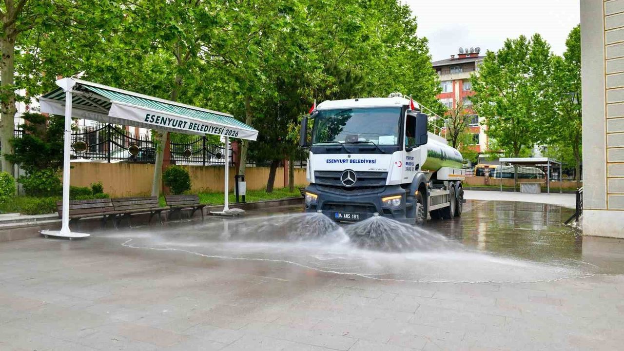 Esenyurt'ta bayram öncesi kapsamlı temizlik seferberliği