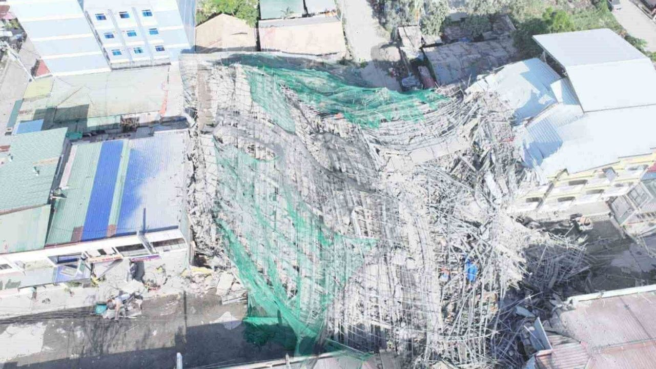 Filipinler'de inşaat halindeki bina çöktü: 1 ölü, 22 kişi enkaz altında