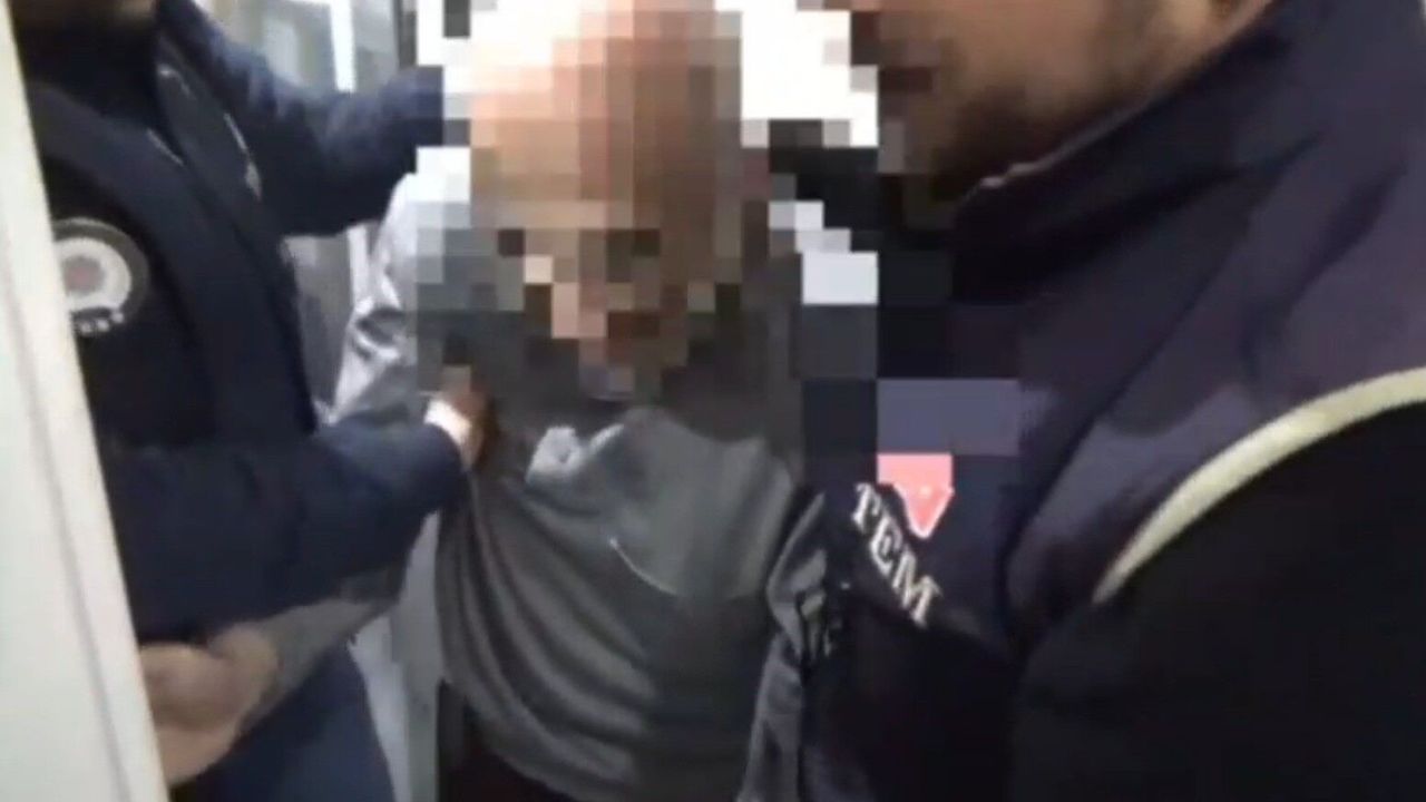 Kilis'te FETÖ firarisi gizli bölmede yakalandı