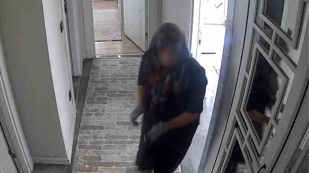 Kurbanlık parası çalındı: Şüpheli eldiven giyidi ama kamera detayını unuttu
