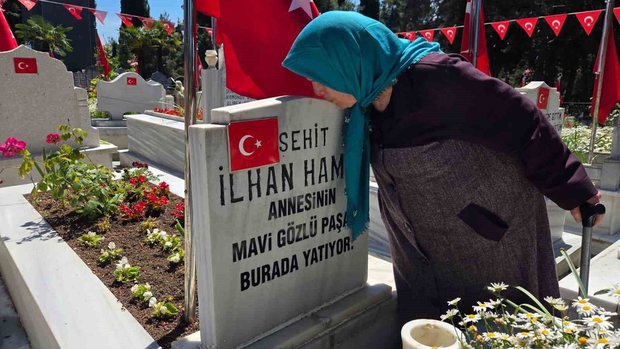Mezarlıklarda hüzün: 90 yaşındaki şehit annesinin 34 yıldır dinmeyen acısı