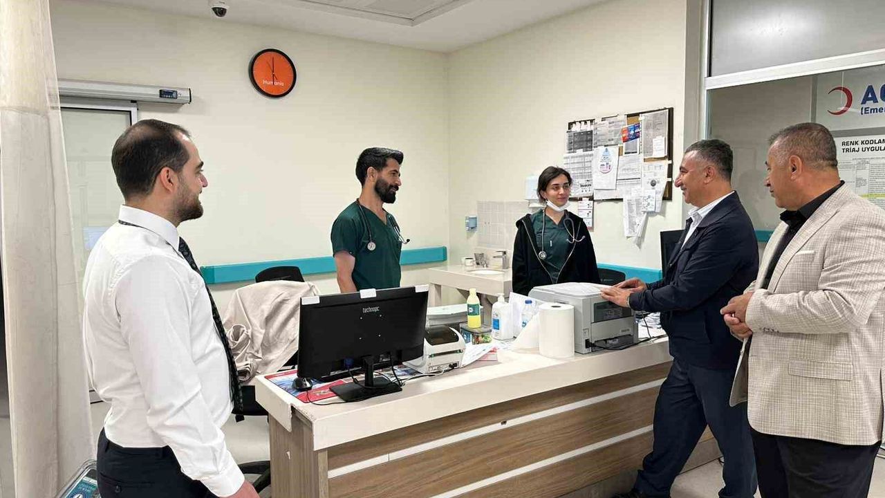 Sağlık-Sen Şırnak Şubesi'nden sağlık çalışanlarına bayram sürprizi