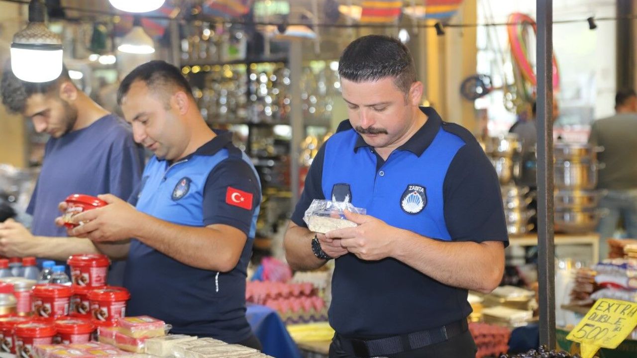 Hendek Belediyesi Zabıta Ekipleri'nden pazar yerinde denetim