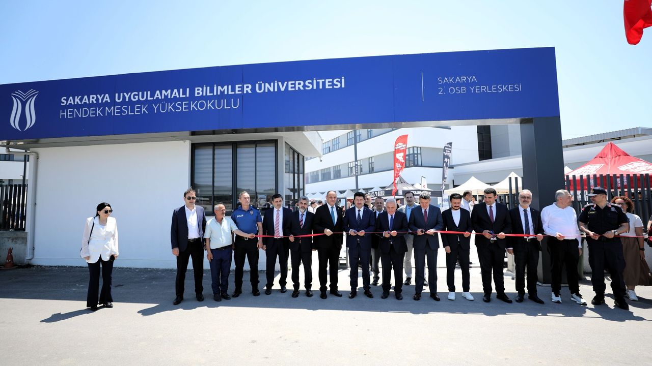 Hendek MYO’dan etkinliklerle dolu Kariyer Zirvesi