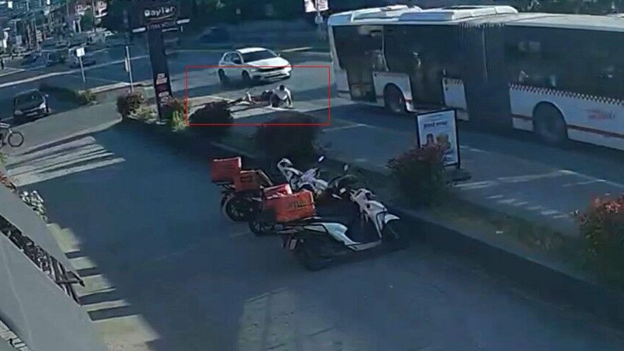 Aniden yola fırlayan bisikletli çocuklar ölümün kıyısından d