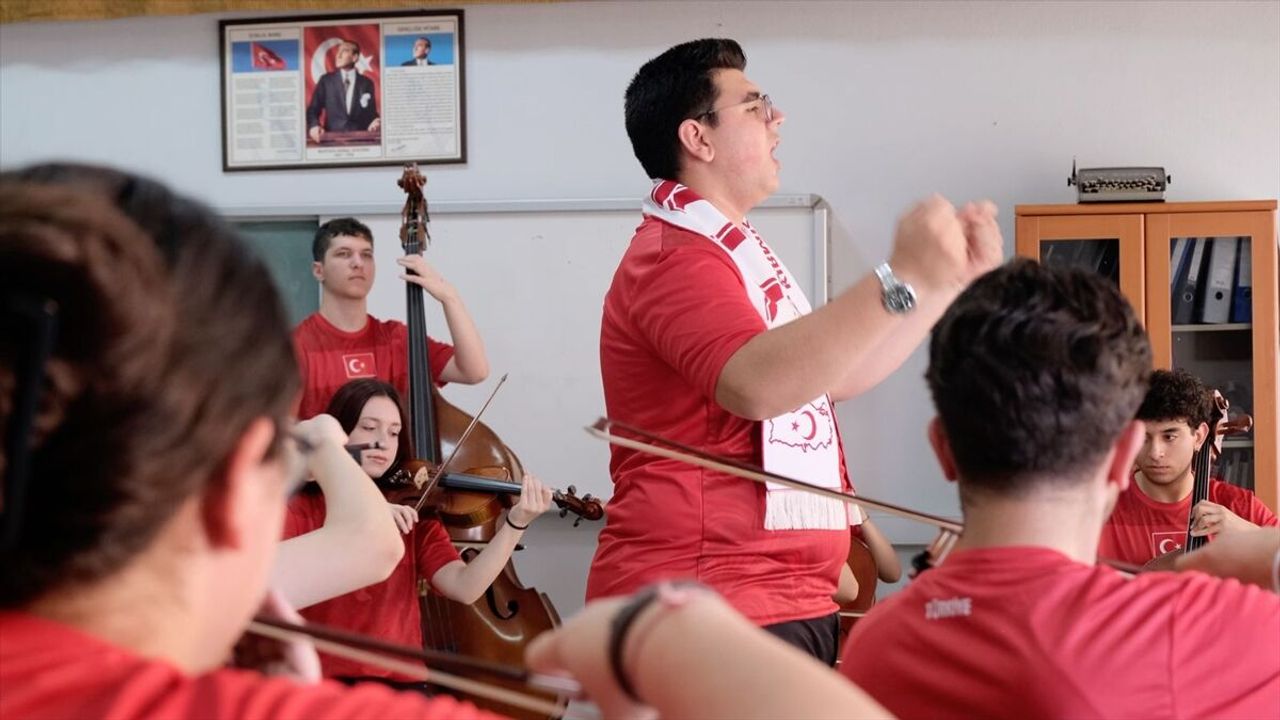 A Milli Futbol Takımı beste yarışmasında 'Bizim Çocuklar' bi