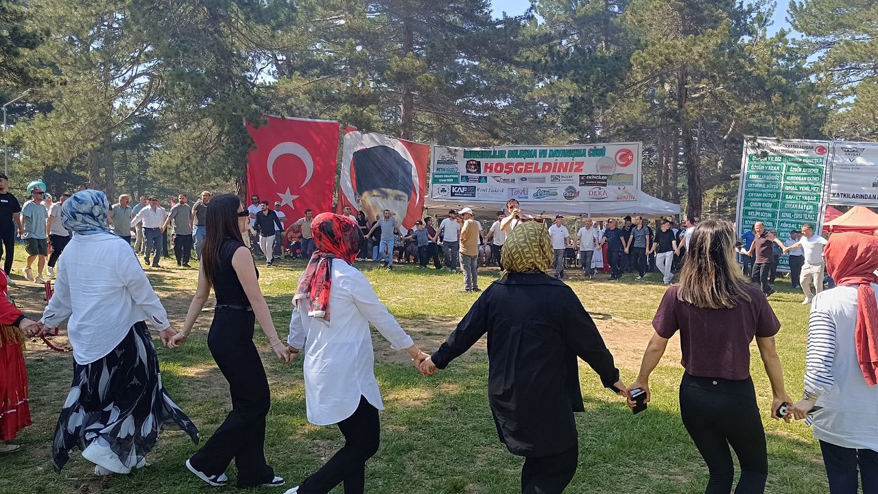 Pazaryeri'nde 'Büyük Marmara Artvinliler 5. Bişi Festivali' 