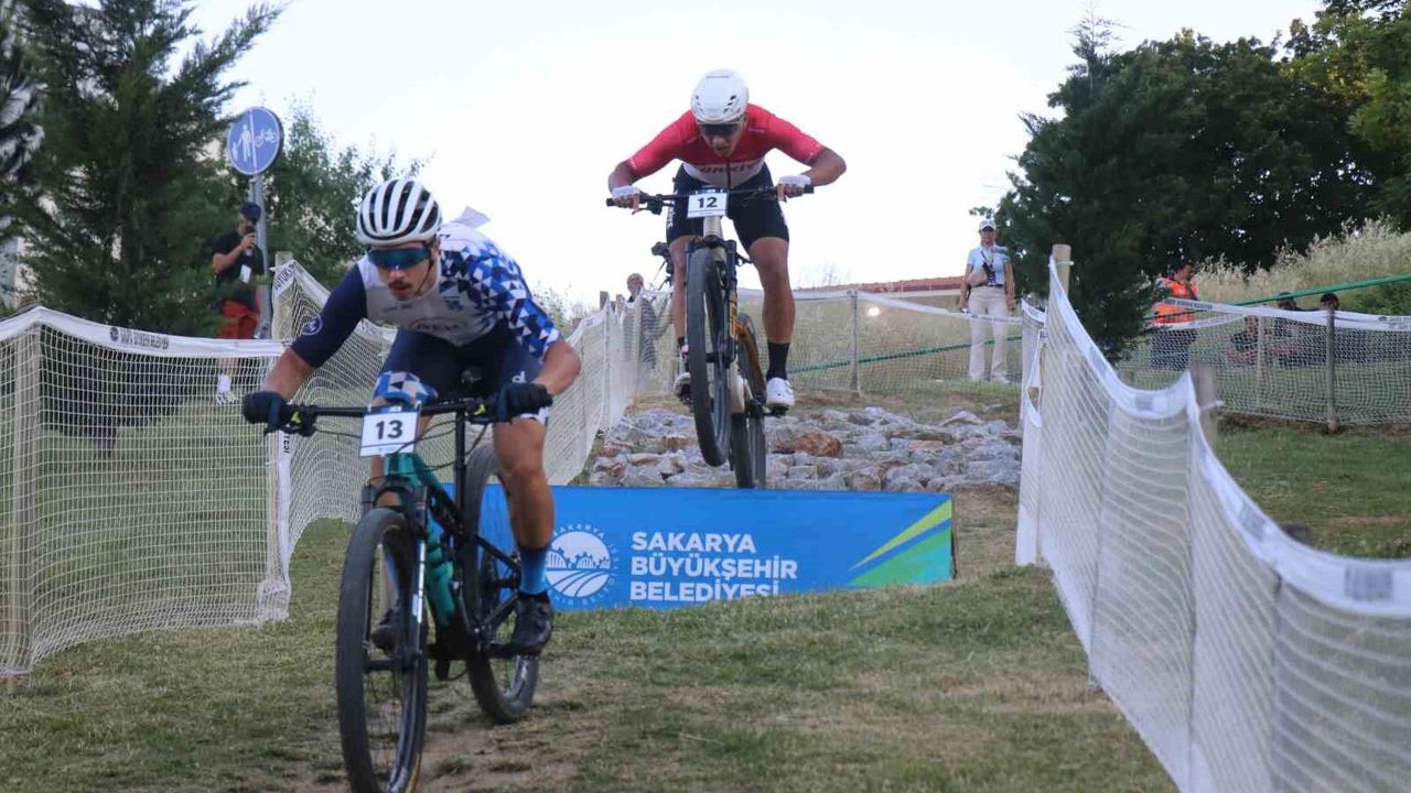 16 ülkeden 49 sporcu Sakarya'da Avrupa şampiyonluğu için ped
