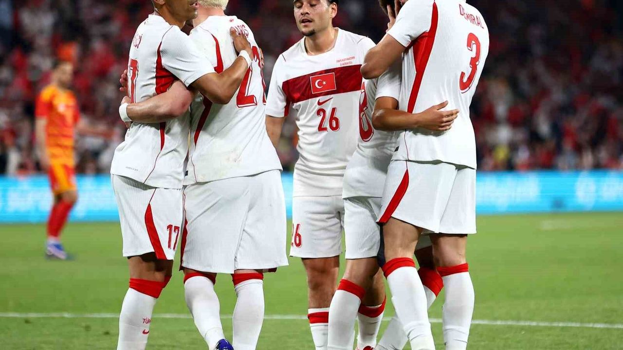 A Milli Futbol Takımı'ndan 4 gollü prova