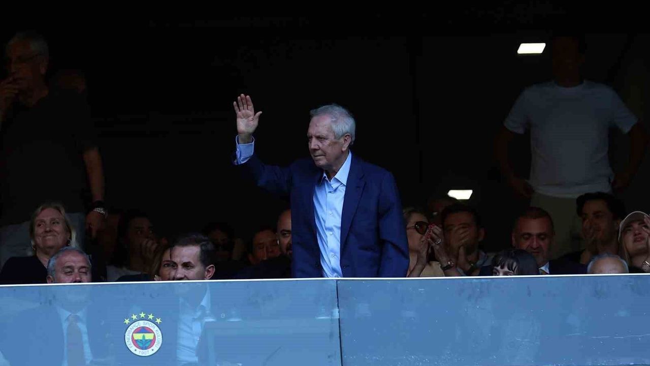 Aziz Yıldırım, Fenerbahçe'de 13. kez başkanlığa seçildi