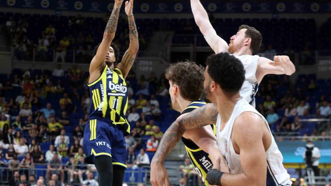 Basketbol Süper Ligi: Fenerbahçe: 60 - A. Efes: 59