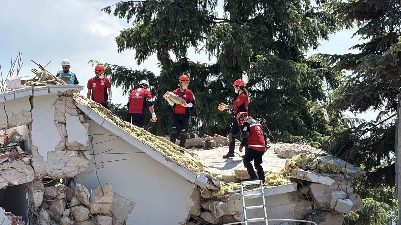 Düzce'de 9 ilin katılımıyla bölgesel deprem tatbik