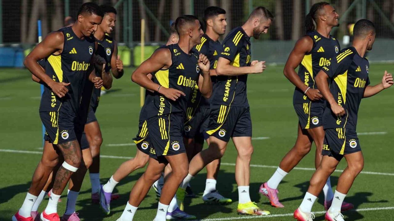 Fenerbahçe, Avusturya'da yapacağı kampta 3 hazırlık maçı oyn