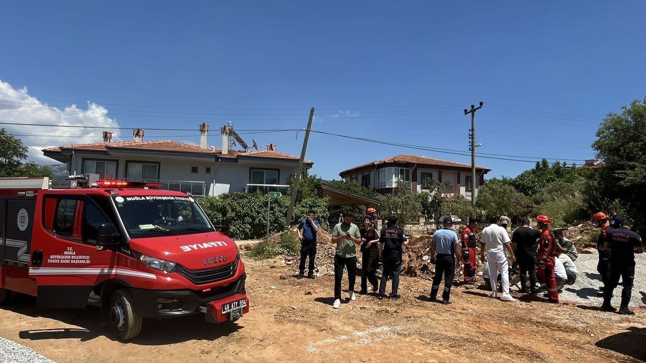 Menteşe'de altyapı çalışmasında işçi toprak altında kaldı