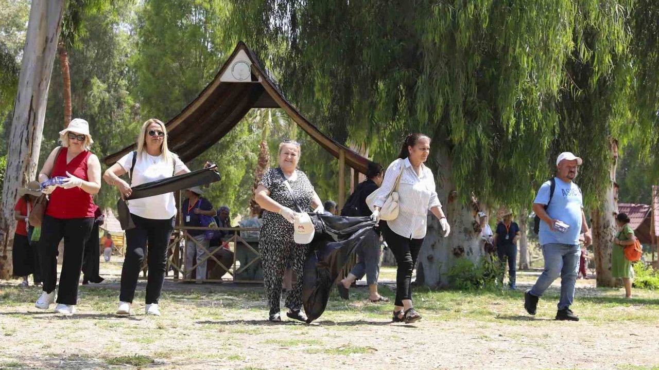 Mersin'de Dünya Çevre Haftasında çevre temizliği s
