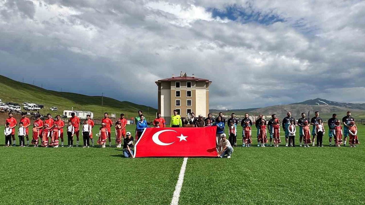 Tekman'da Mustafa Çiftçi futbol turnuvası şampiyonu Hürriyet